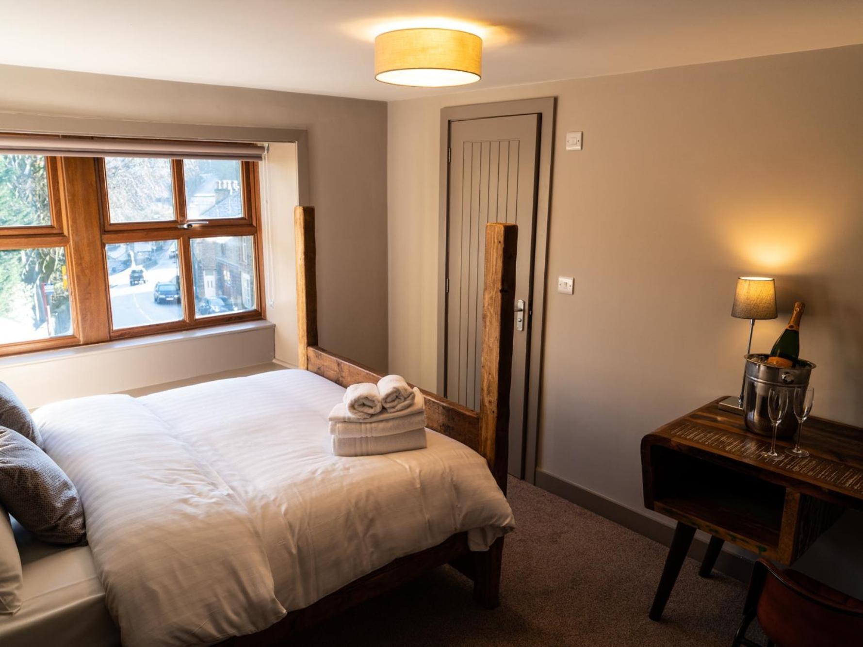 The Milestone Hotel Sowerby Bridge Room photo
